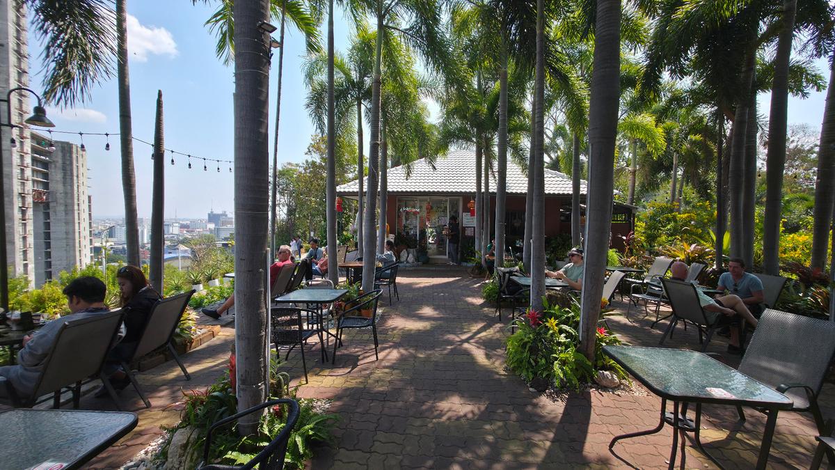 rotary-peace-city-monument-pratumnak-hill-mobile